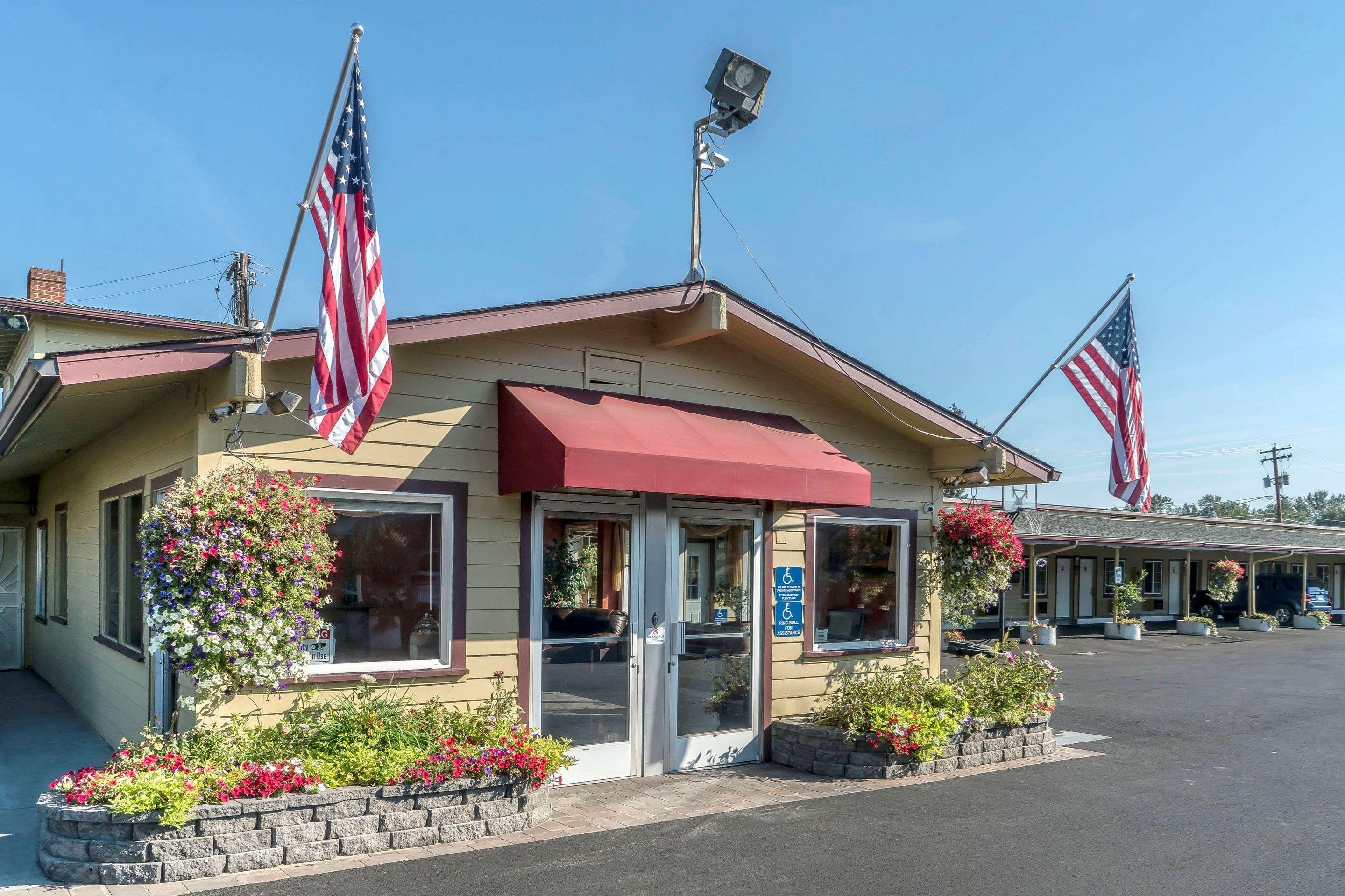 Rodeway Inn Medford South I-5 Exterior photo