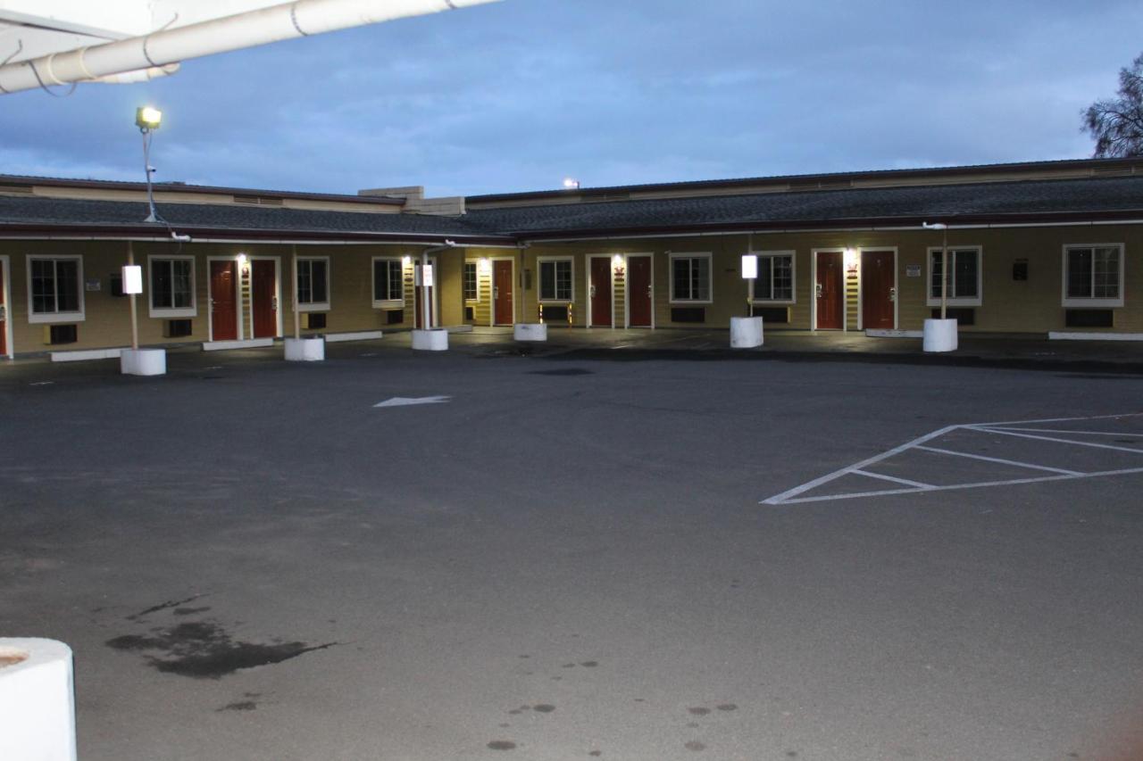 Rodeway Inn Medford South I-5 Exterior photo